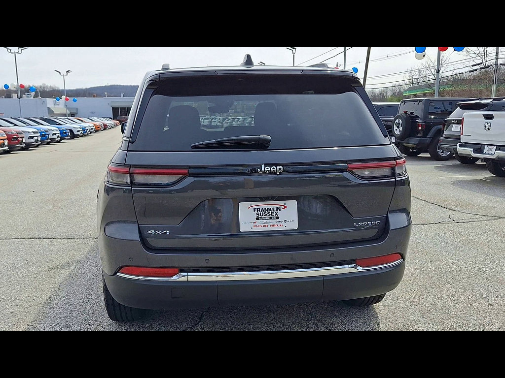 Certified 2023 Jeep Grand Cherokee Laredo w/ Luxury Tech Group I AWD/4WD image 7