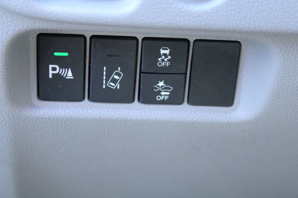 Used 2016 Honda Pilot Touring image 30