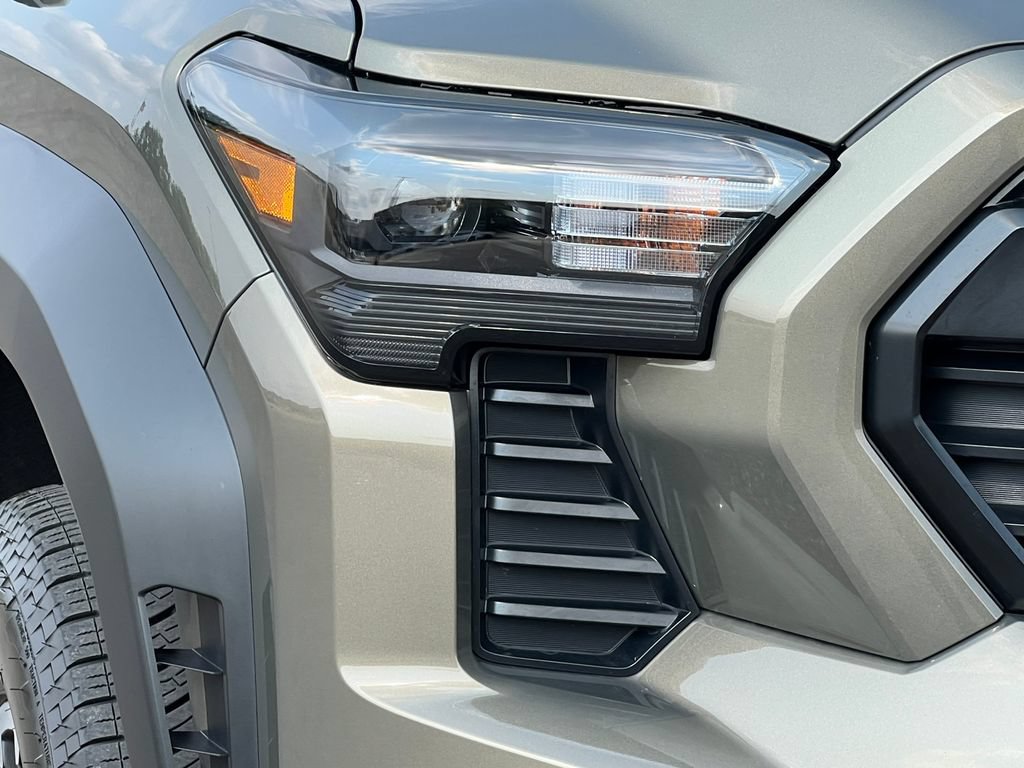 Used 2025 Toyota Tacoma TRD Off-Road w/ TRD Off Road Premium Package AWD/4WD image 52