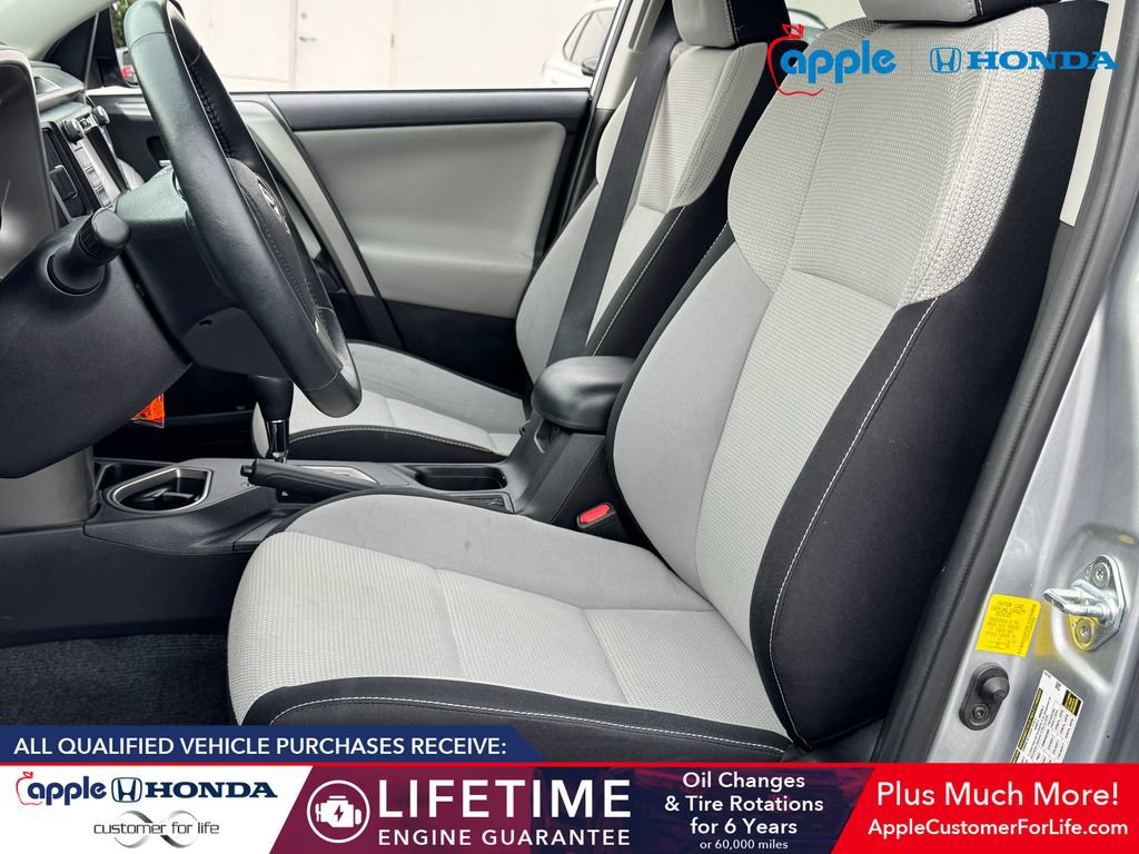 Used 2017 Toyota RAV4 XLE AWD/4WD image 7