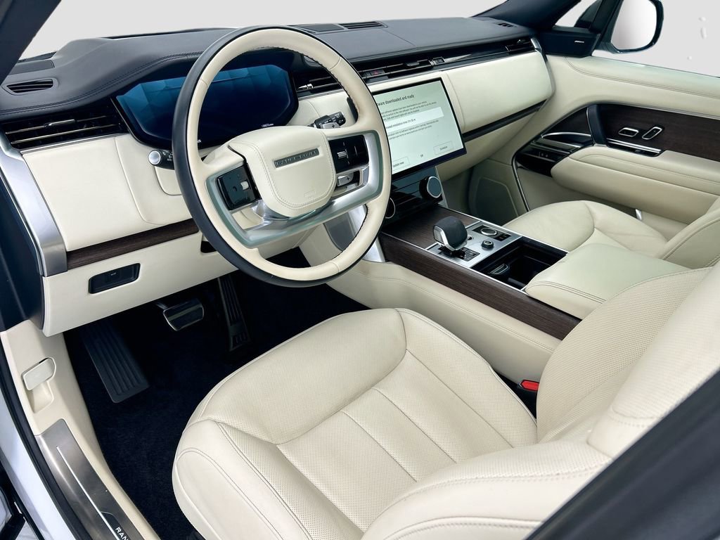 Certified 2023 Land Rover Range Rover Long Wheelbase SE AWD/4WD image 9