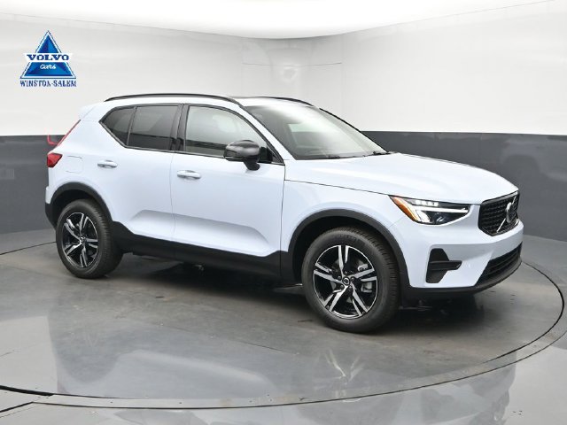 New 2026 Volvo XC40 B4 Core w/ Protection Package Premier