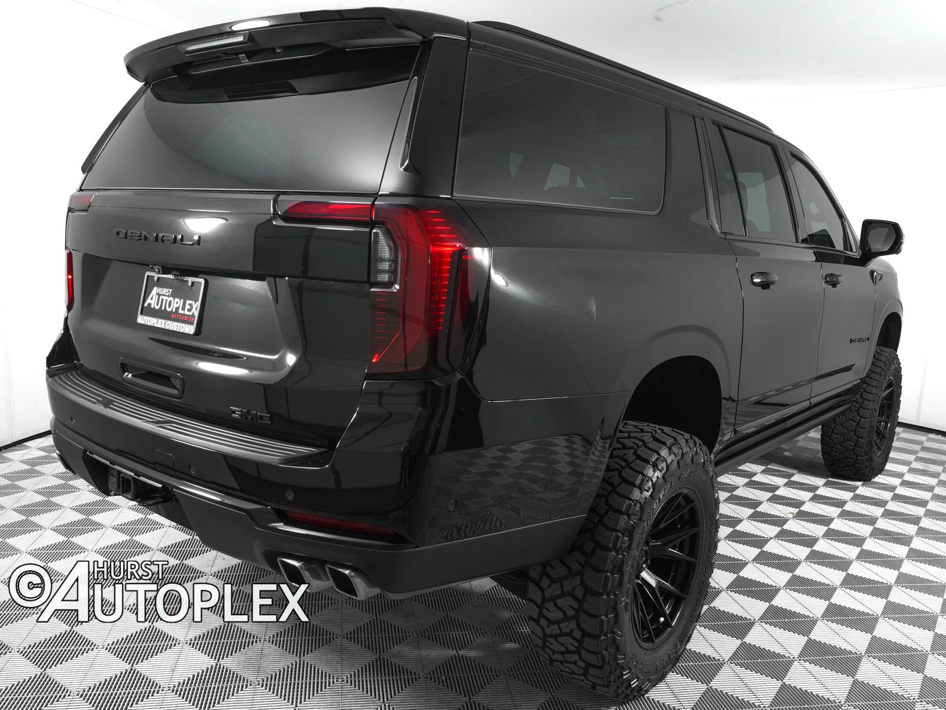 Used 2026 GMC Yukon XL Denali w/ Sun & Power Step Package AWD/4WD image 5