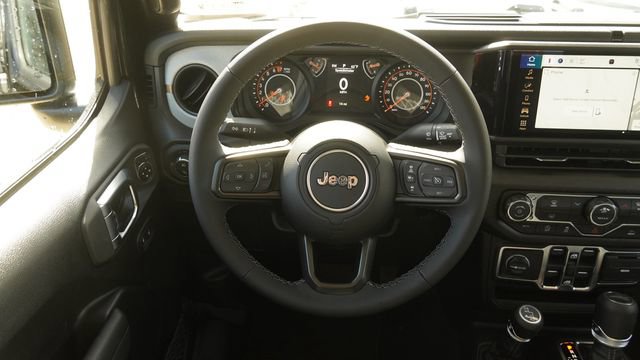 New 2026 Jeep Gladiator Sport AWD/4WD image 15
