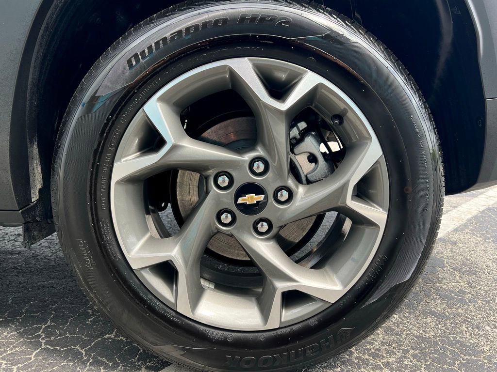 Used 2025 Chevrolet Trax LT image 20