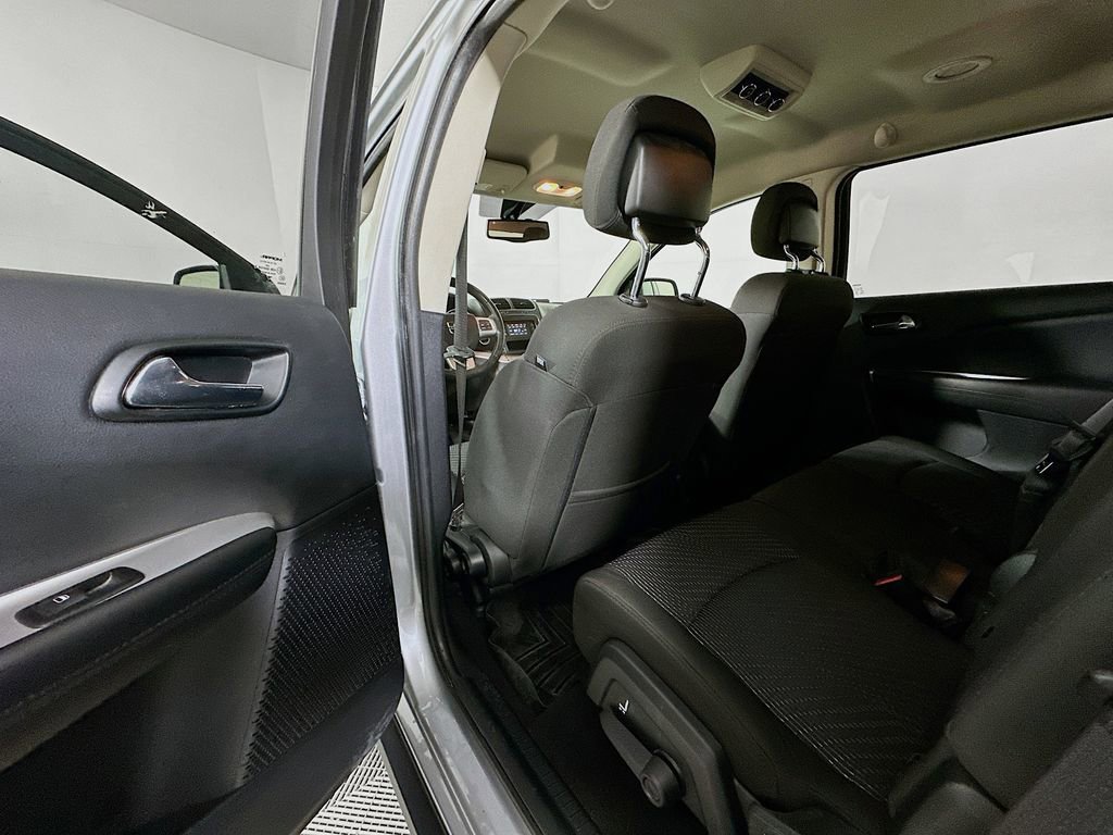 Used 2015 Dodge Journey American Value Package w/ Flexible Seating Group FWD image 17
