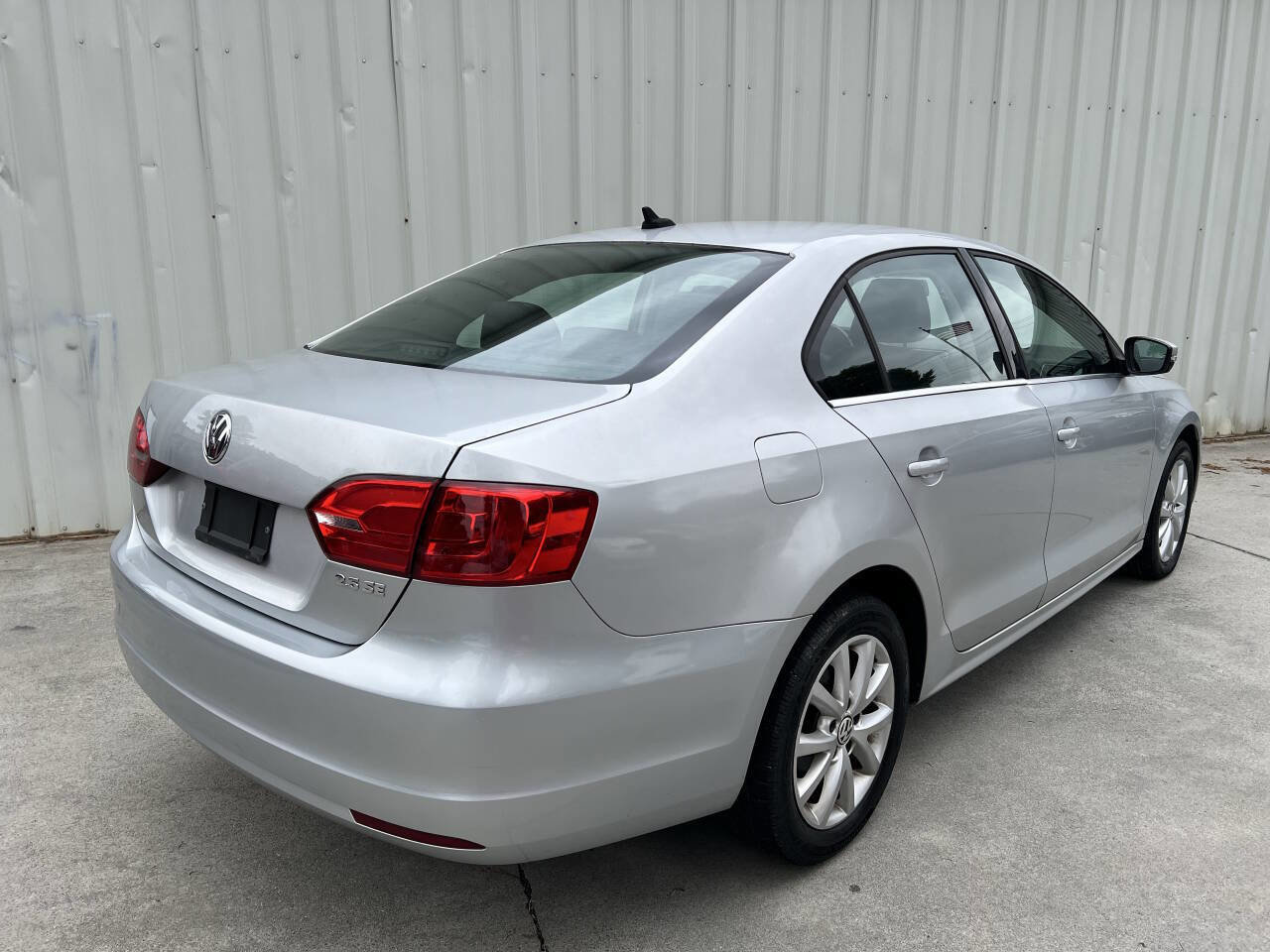 Used 2013 Volkswagen Jetta SE FWD image 3
