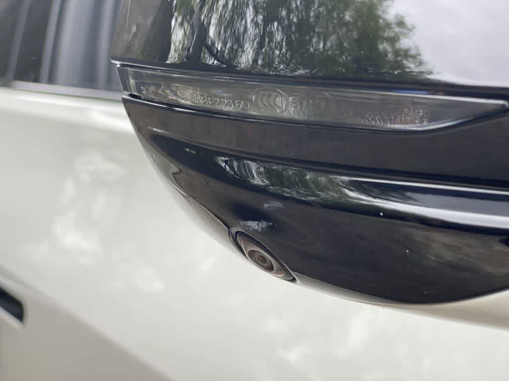 Certified 2025 Cadillac Lyriq Luxury AWD/4WD image 30