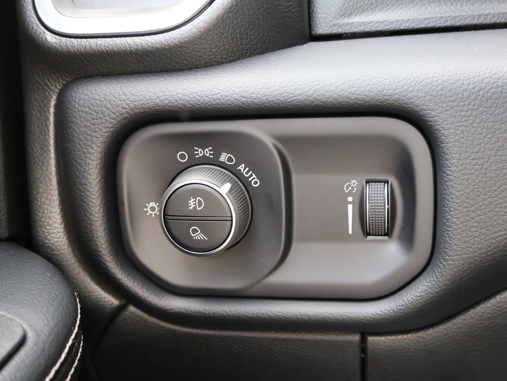 Used 2026 RAM 2500 Big Horn AWD/4WD image 31