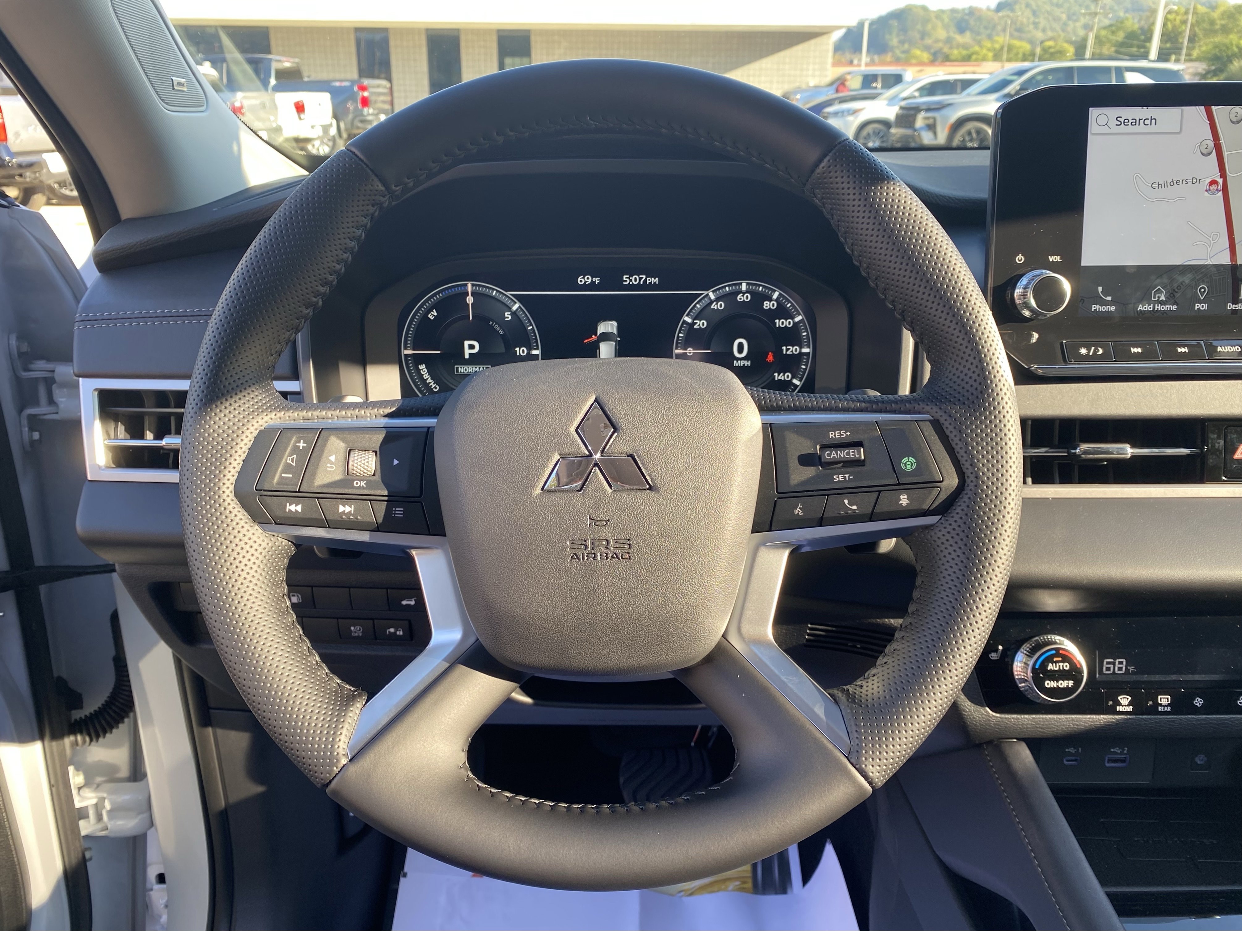 New 2025 Mitsubishi Outlander SE image 5