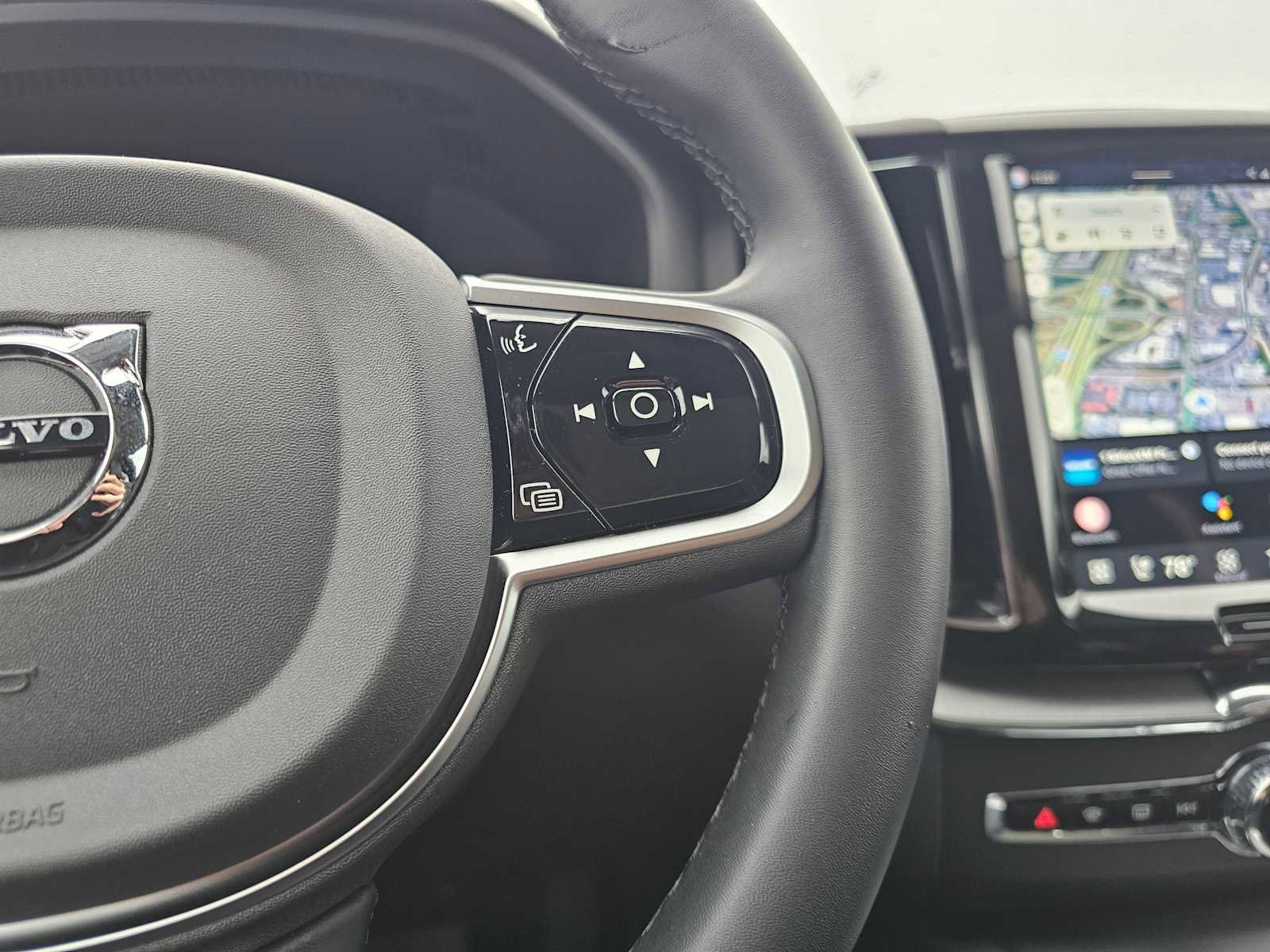 Certified 2025 Volvo XC60 B5 Plus image 33