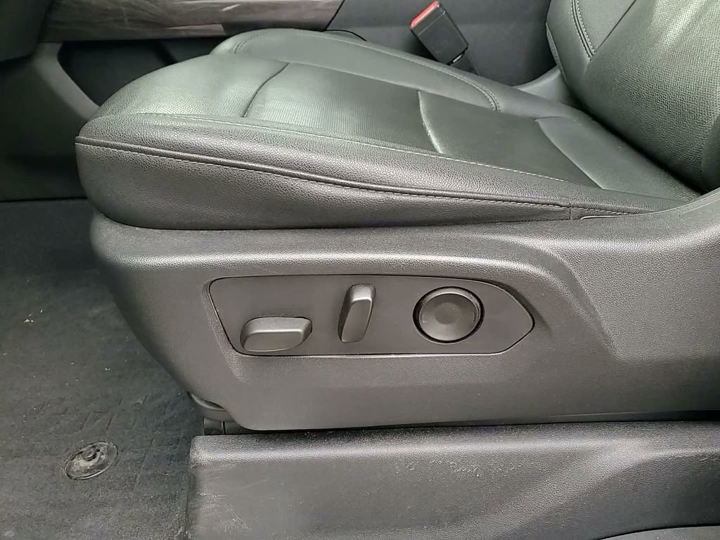 Used 2022 Chevrolet Silverado 1500 LTZ w/ LTZ Premium Package image 26