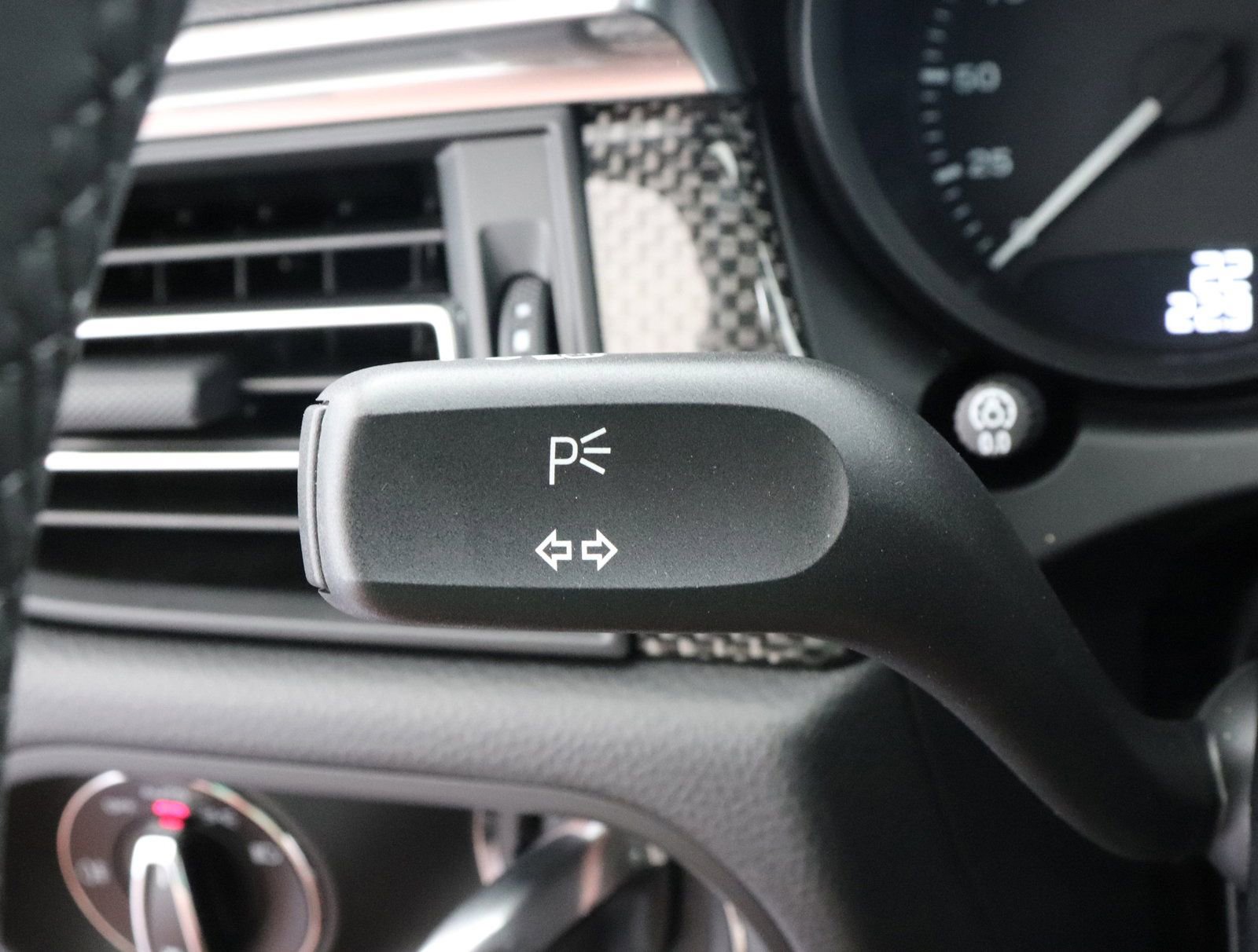 Used 2025 Porsche Macan image 35