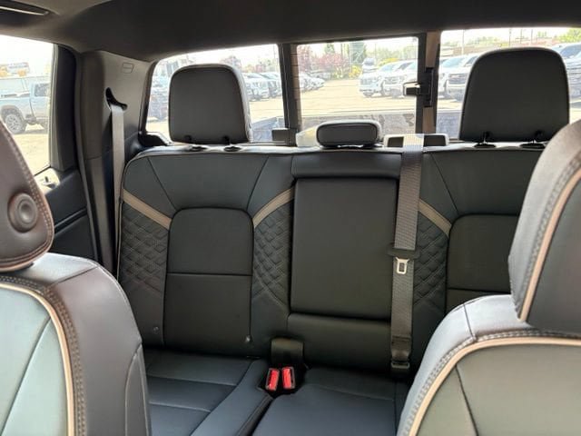 New 2026 GMC Canyon Denali AWD/4WD image 17