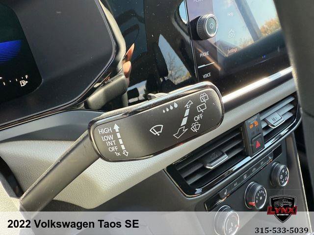 Used 2022 Volkswagen Taos SE w/ Panoramic Sunroof Package image 35