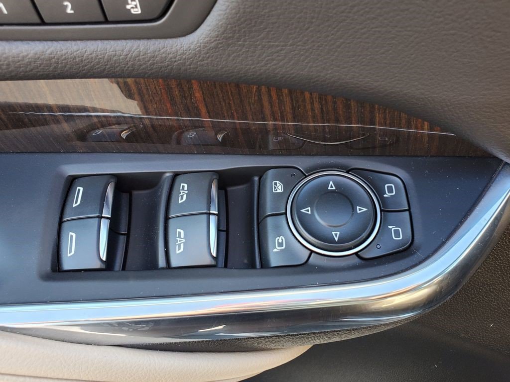 Certified 2024 Cadillac XT4 Premium Luxury AWD/4WD image 3