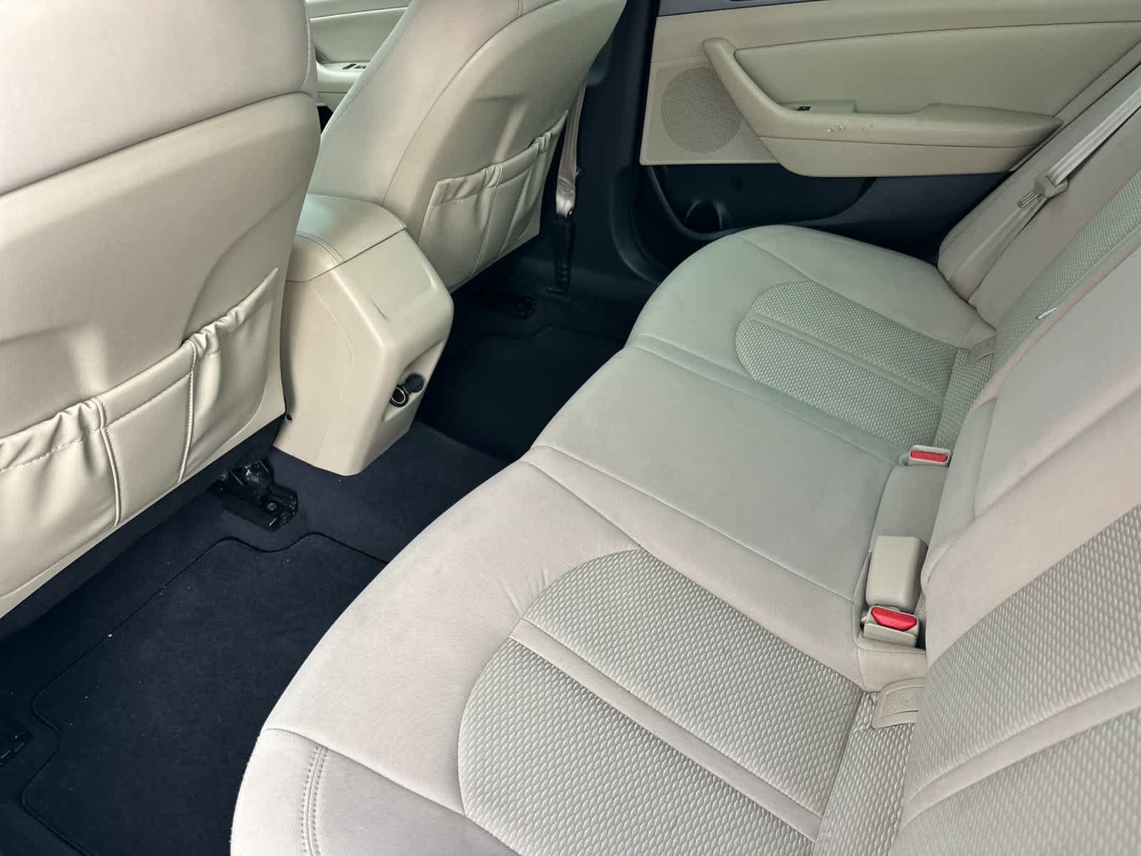 Used 2015 Hyundai Sonata SE w/ Option Group 09 FWD image 5