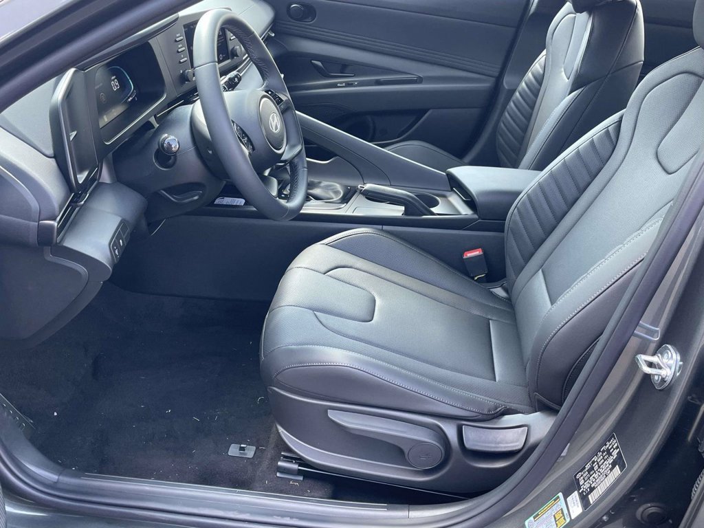 New 2026 Hyundai Elantra SEL Sport FWD image 13