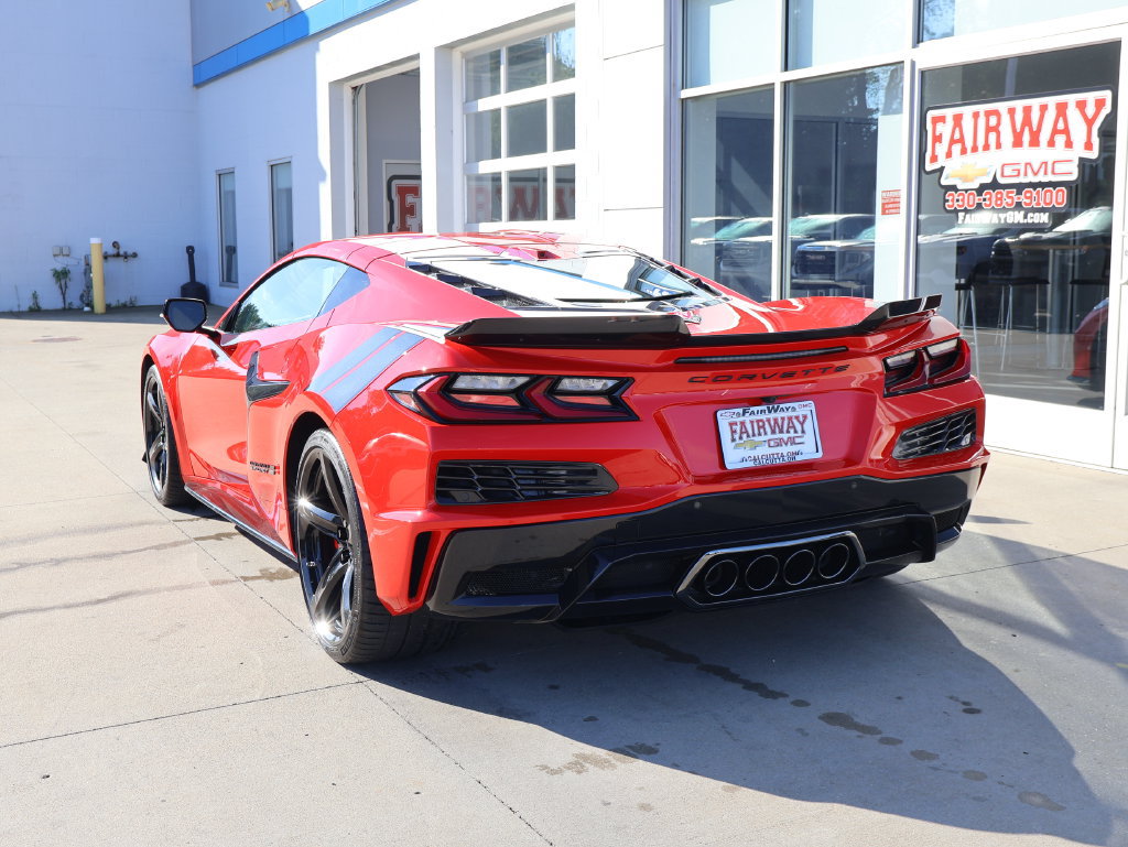New 2027 Chevrolet Corvette Grand Sport w/ Z52 Sport Performance Package RWD image 10