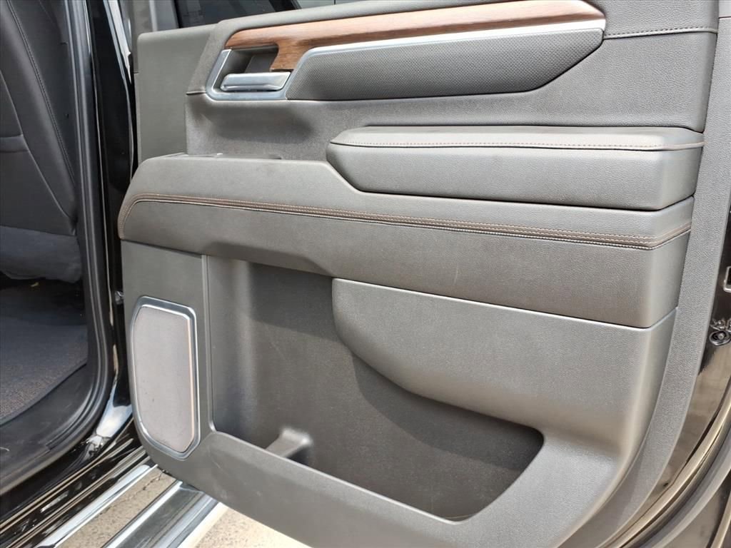 Used 2024 Chevrolet Silverado 3500 High Country w/ High Country Premium Package AWD/4WD image 14