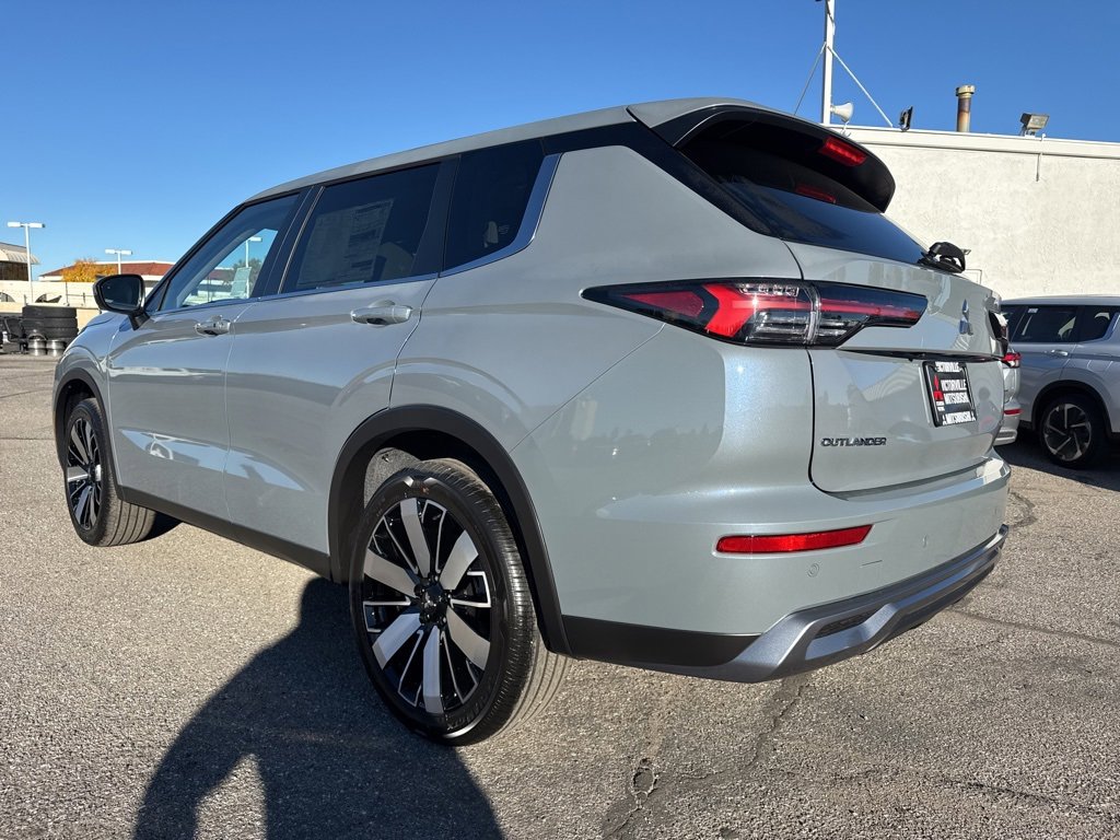 New 2025 Mitsubishi Outlander SE image 5