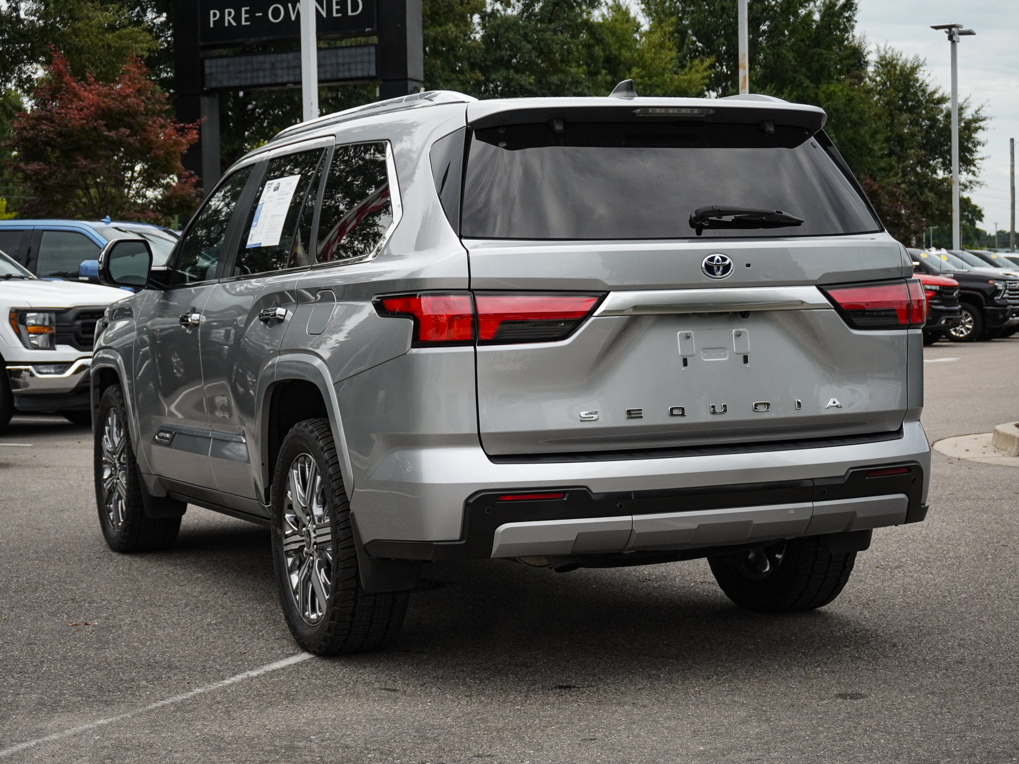 Used 2024 Toyota Sequoia Capstone AWD/4WD image 8
