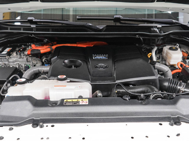 Used 2022 Toyota Tundra Platinum AWD/4WD image 33