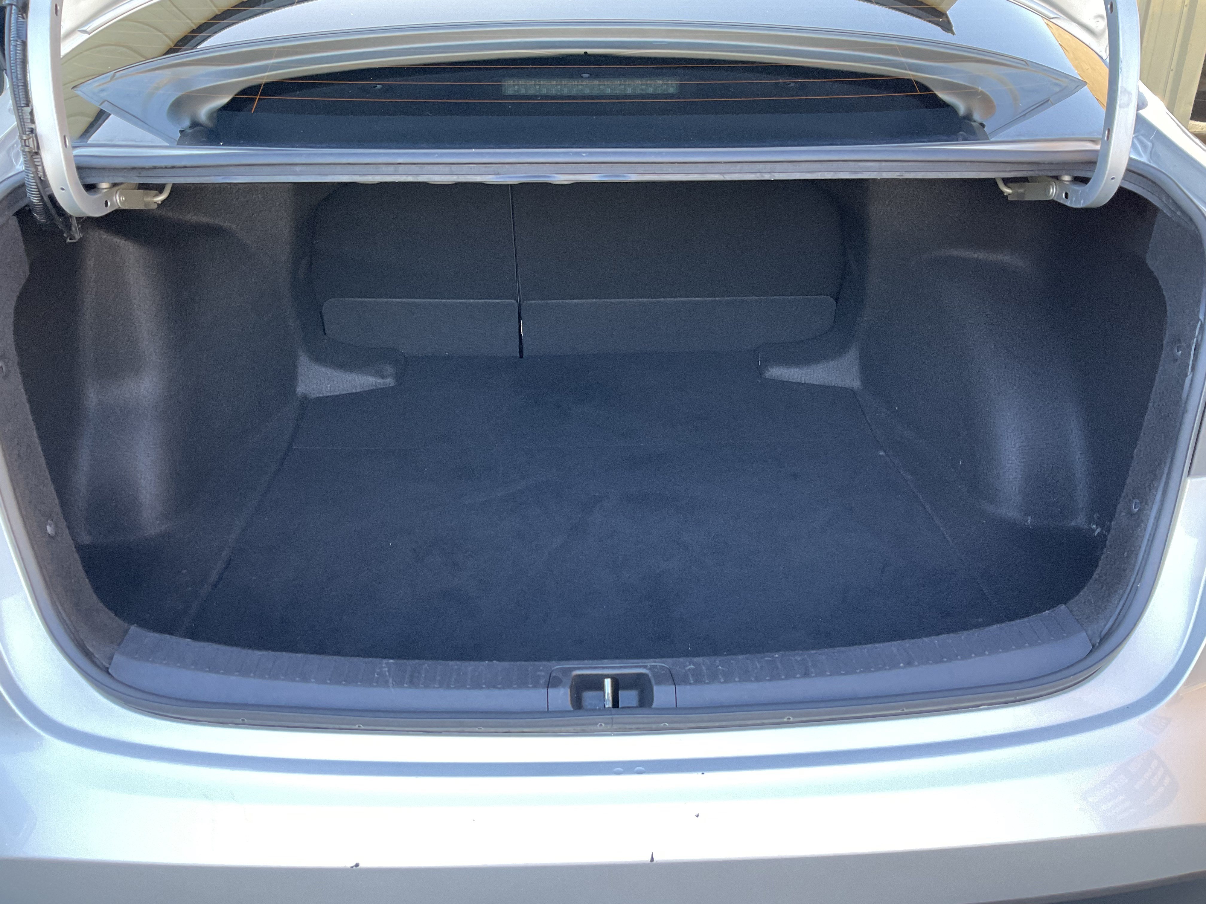 Used 2025 Toyota Corolla LE FWD image 38