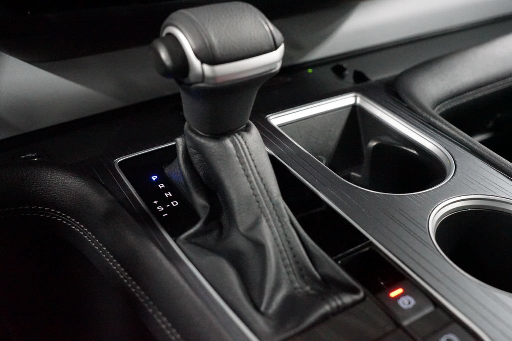 Certified 2025 Toyota Sienna XLE FWD image 21