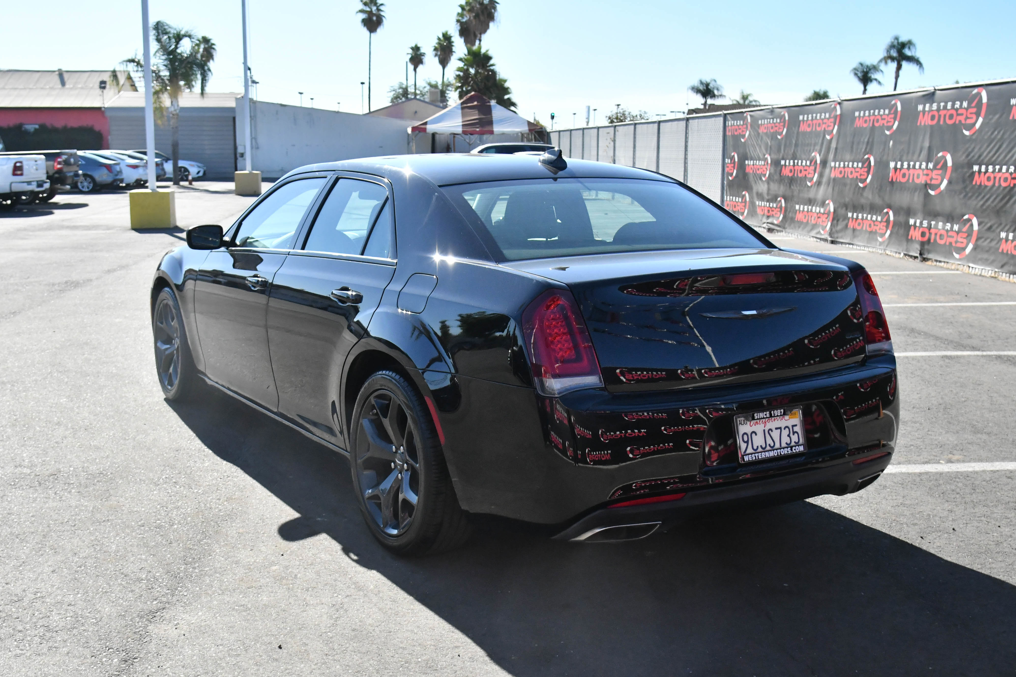 Used 2022 Chrysler 300 Touring w/ Sport Appearance Package image 6