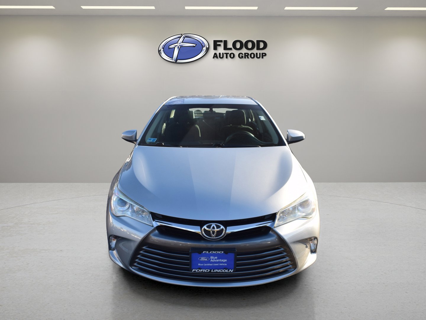 Used 2017 Toyota Camry LE image 2