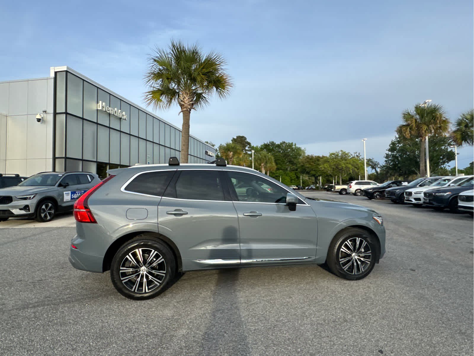 Used 2022 Volvo XC60 B5 Inscription w/ Protection Package Premier image 28