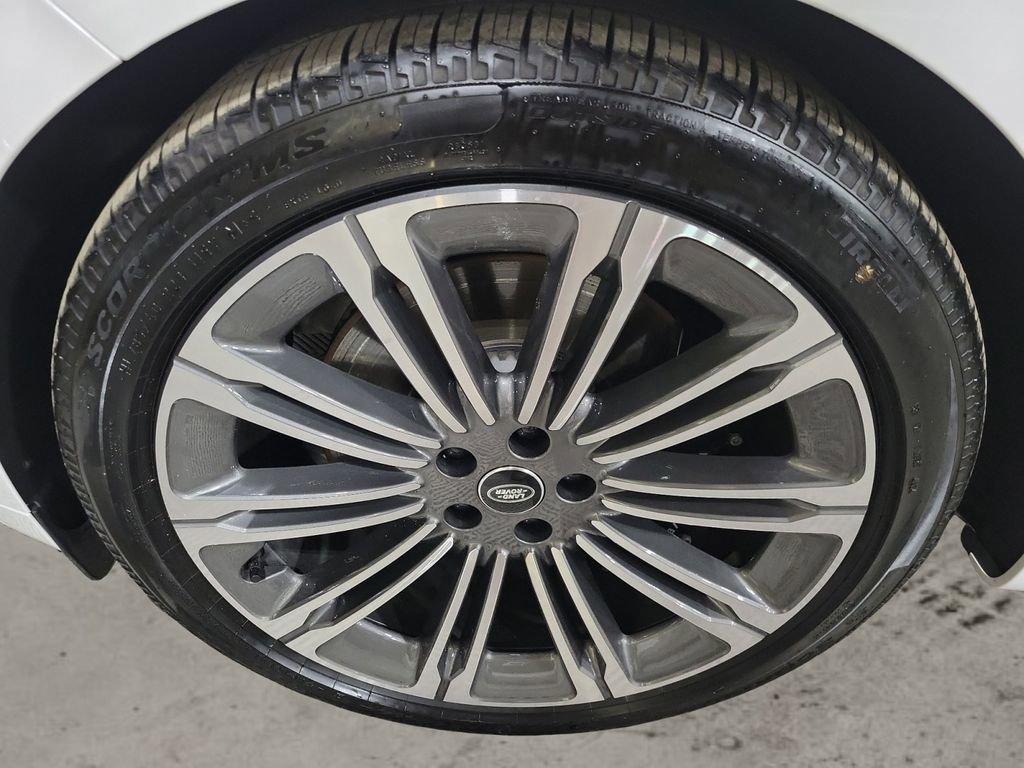 Used 2025 Land Rover Range Rover Sport Dynamic SE image 9