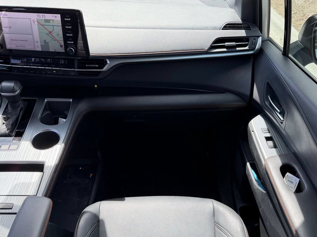 Used 2021 Toyota Sienna XSE FWD image 19