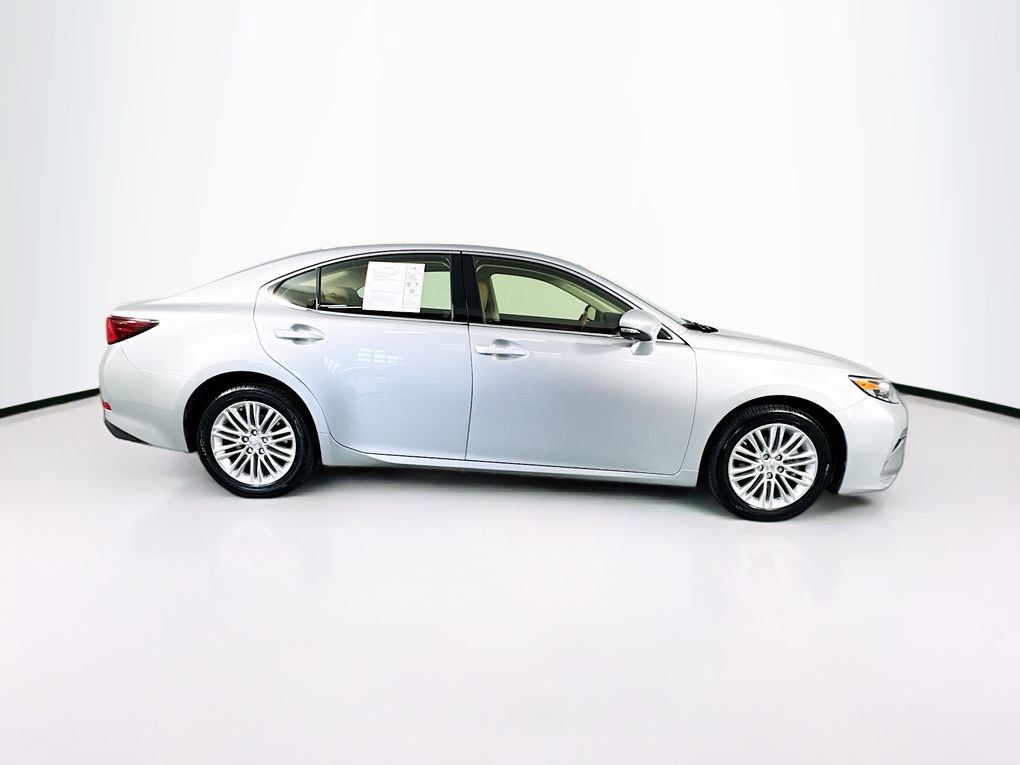 Used 2016 Lexus ES 350 w/ Premium Package w/Wood Trim FWD image 11