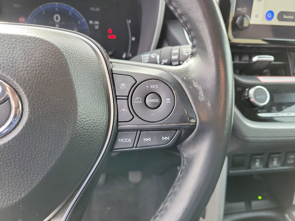 Used 2024 Toyota Corolla Cross XLE w/ Convenience Package image 25