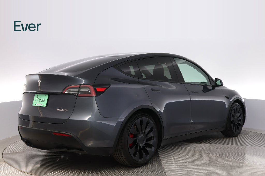 Used 2023 Tesla Model Y Performance AWD/4WD image 3