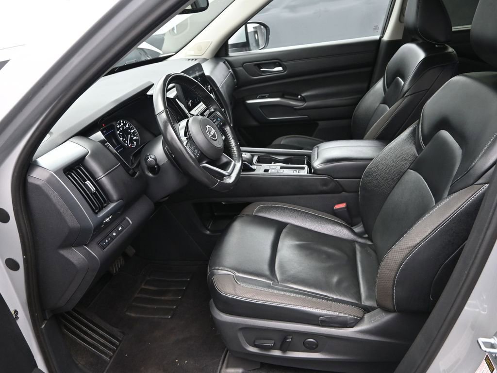Used 2022 Nissan Pathfinder SL w/ SL Premium Package image 18