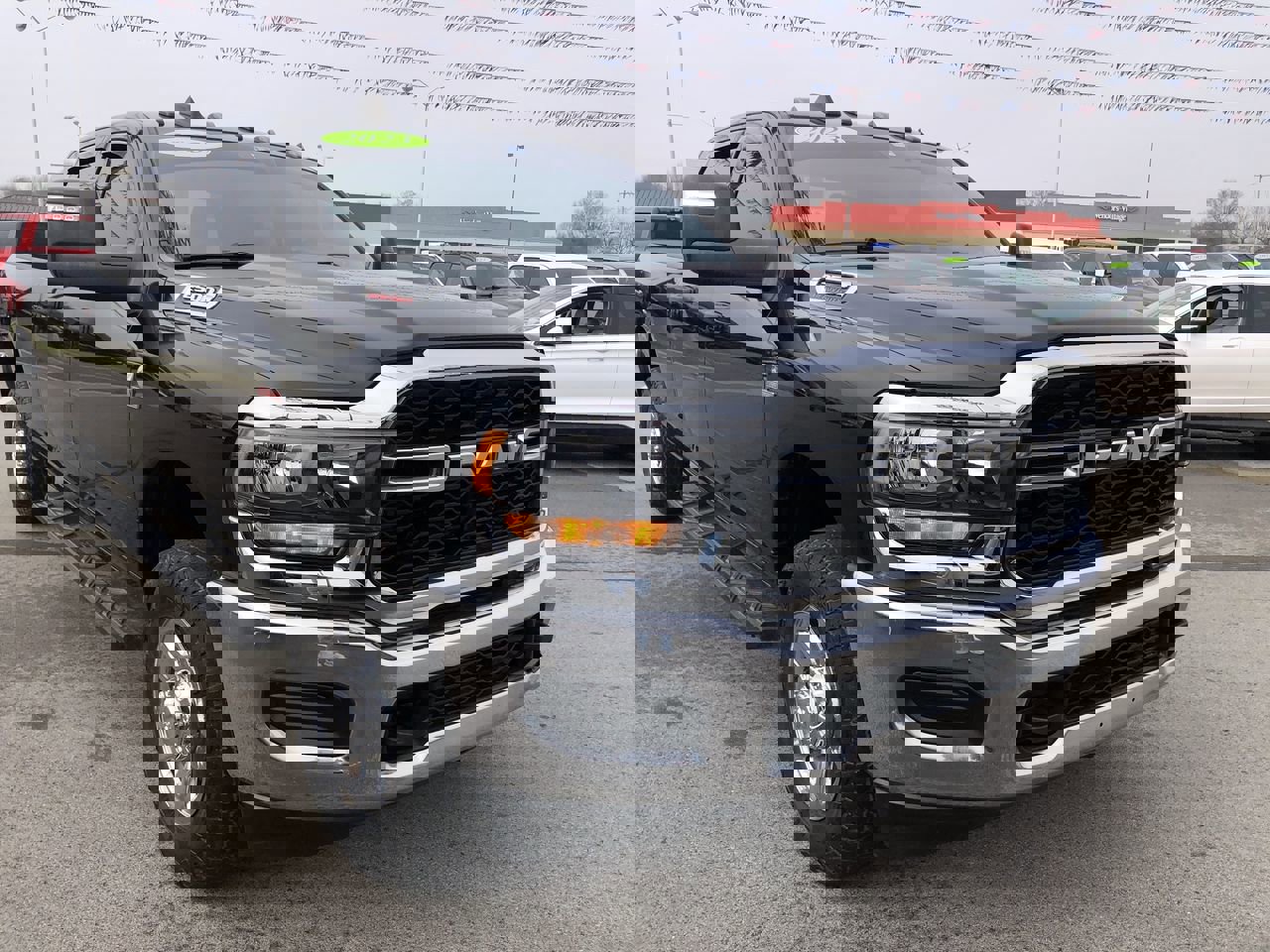 Used 2023 RAM 2500 Tradesman w/ Chrome Appearance Group image 7