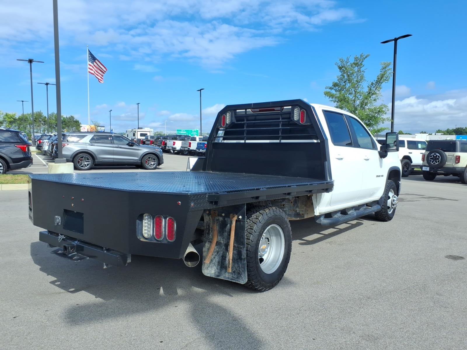 Used 2024 Chevrolet Silverado 3500 LT w/ Convenience Package AWD/4WD image 3