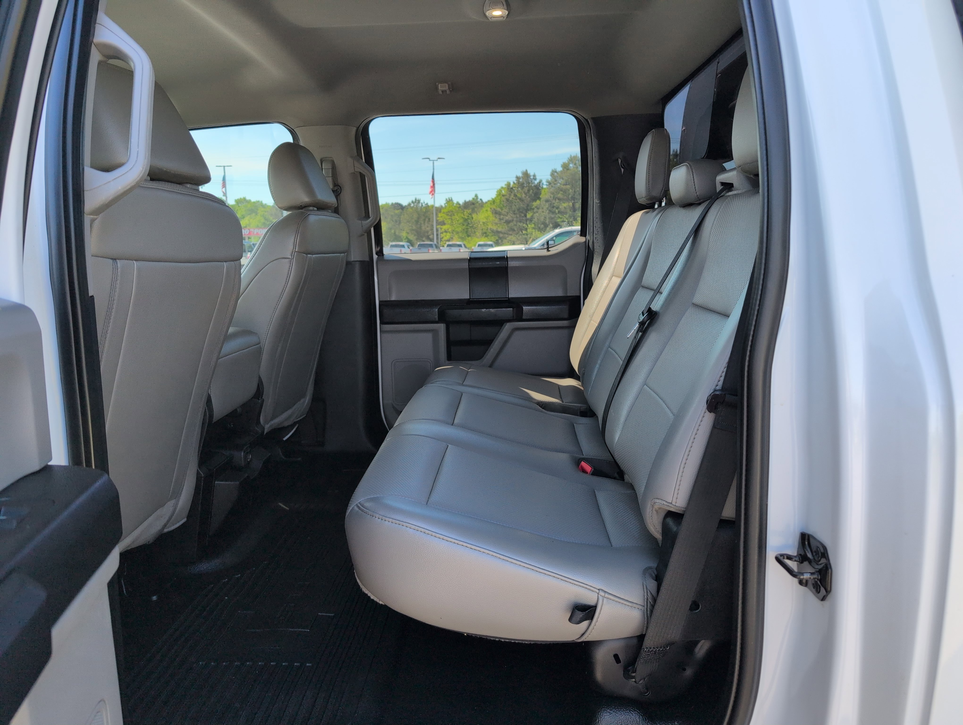 Used 2021 Ford F550 4x4 Crew Cab Super Duty w/ Power Equipment Group image 25