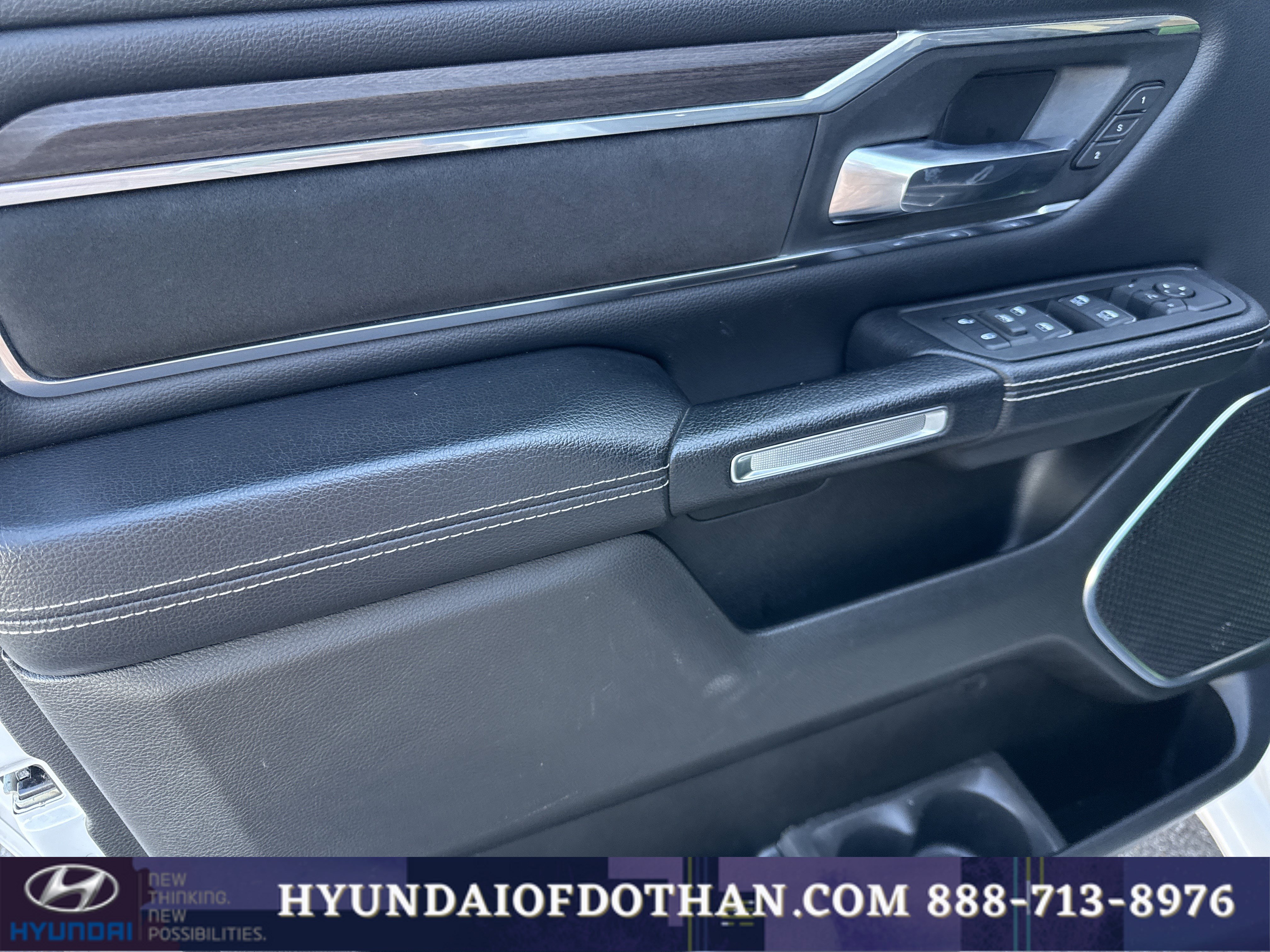 Used 2025 RAM 1500 Laramie image 7