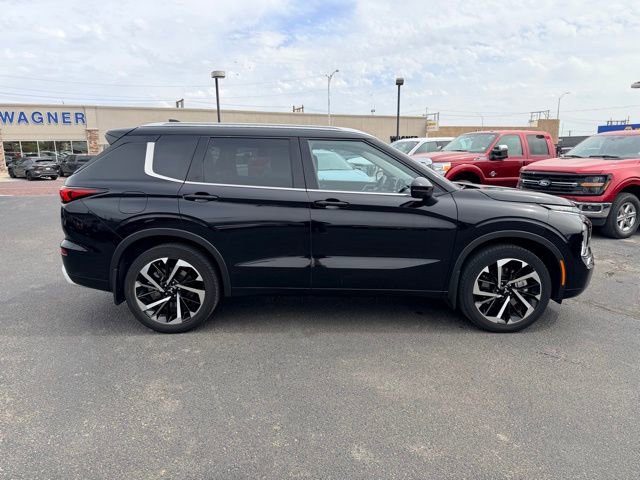 Used 2022 Mitsubishi Outlander SEL image 2