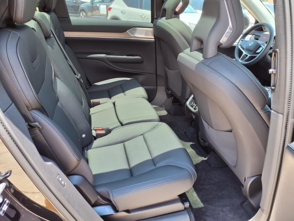Used 2025 Volvo EX90 Ultra image 10
