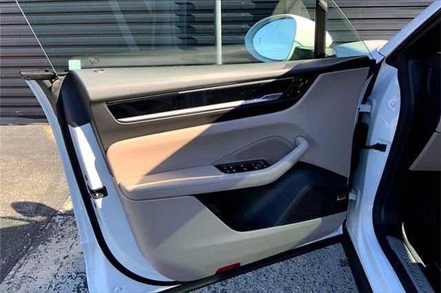 Certified 2025 Porsche Macan 4S Electric image 27