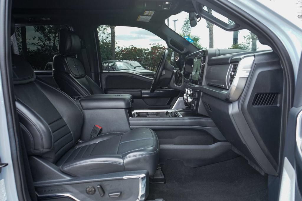 Used 2025 Ford F450 Platinum w/ FX4 Off-Road Package AWD/4WD image 45