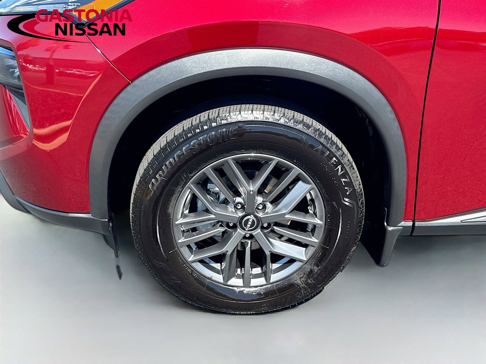 Used 2025 Nissan Rogue S FWD image 39