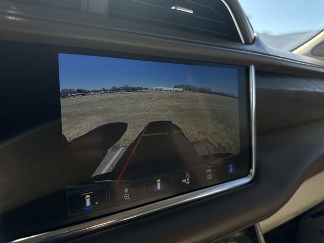 Used 2023 GMC Yukon XL Denali image 15