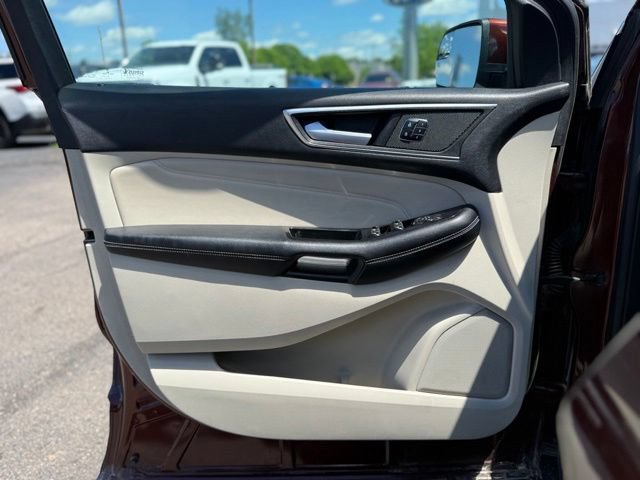 Used 2015 Ford Edge Titanium AWD/4WD image 10