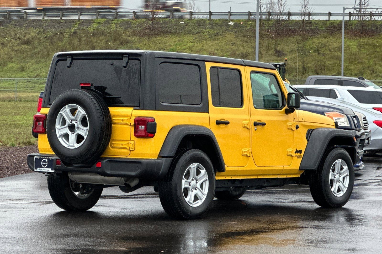 Used 2021 Jeep Wrangler Unlimited Sport image 3